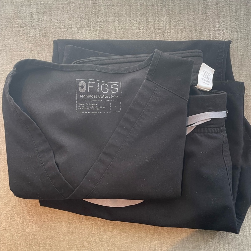 Figs Catarina scrub top and Livingston regular length pants